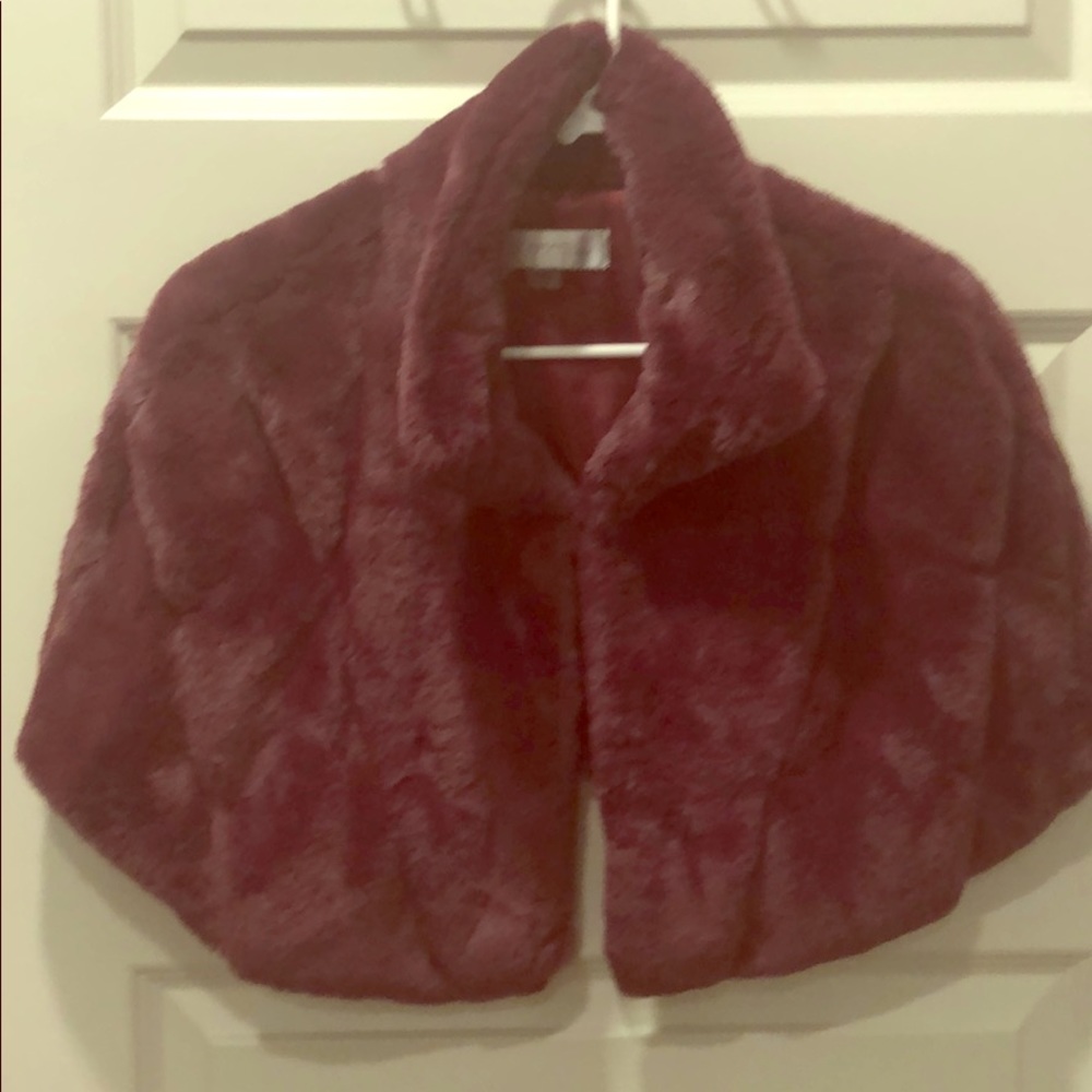 Tahari Bordeaux faux fur wrap!